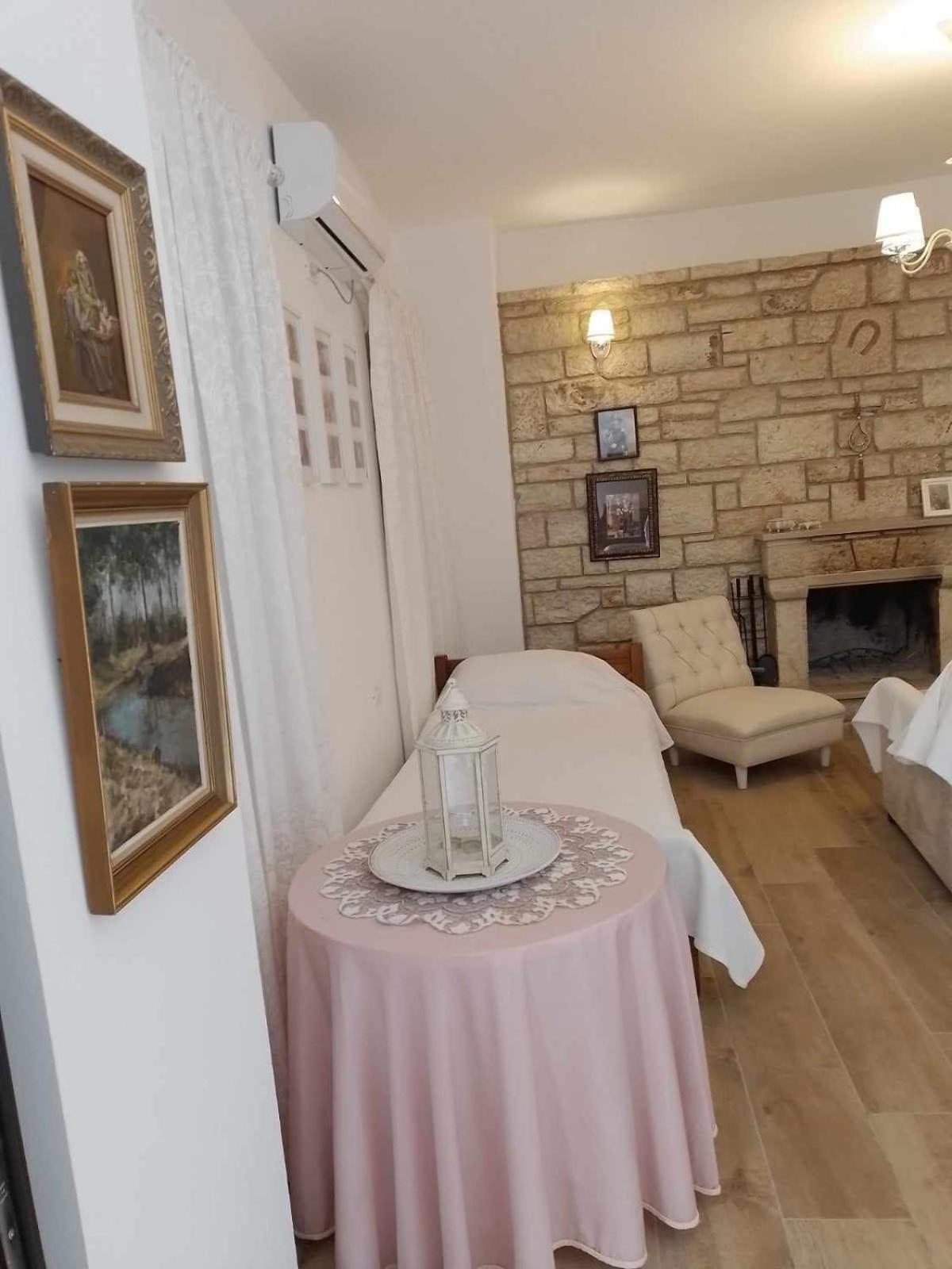Vogklis House Hotel Qeparo Bagian luar foto